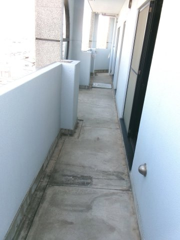 メゾンイヤサカのバルコニー