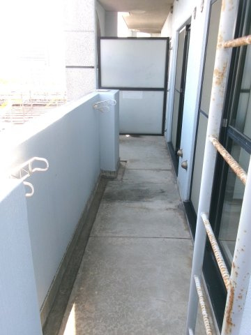 メゾンイヤサカのバルコニー