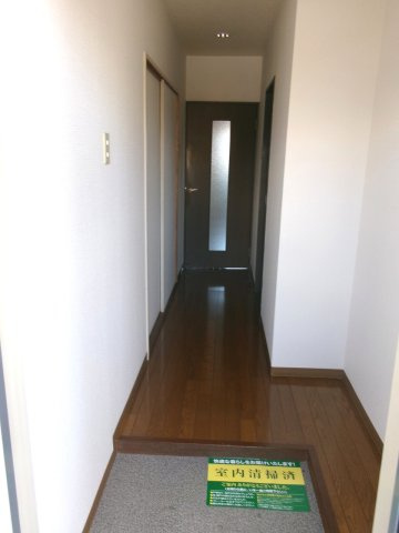 メゾンイヤサカの玄関