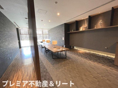 【ロビー】 | ロイヤルパークスタワー南千住 | ビジネスコミュニケーションルームです