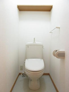 【トイレ】 | アンソレイエ | 落ち着いた色調のトイレです