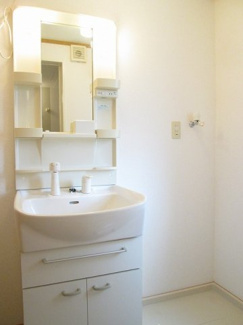 【洗面所】 | アンソレイエ | 使いやすい洗面所です