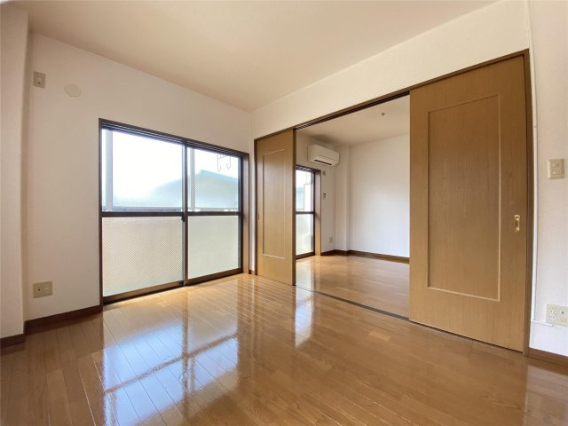 熊本市中央区薬園町の賃貸マンションの居間・リビング
