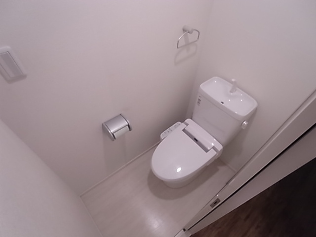 神戸市長田区片山町５丁目の賃貸マンションのトイレ