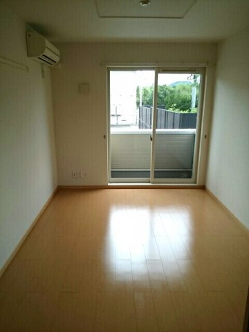 ソレアードエムＣの居間・リビング