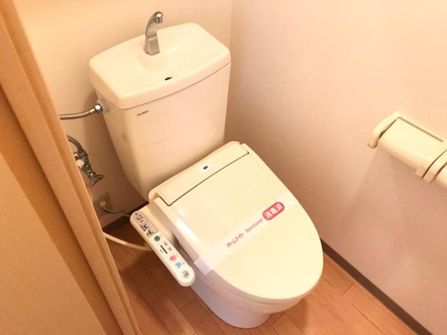 コンフォース生野のトイレ|温水洗浄便座