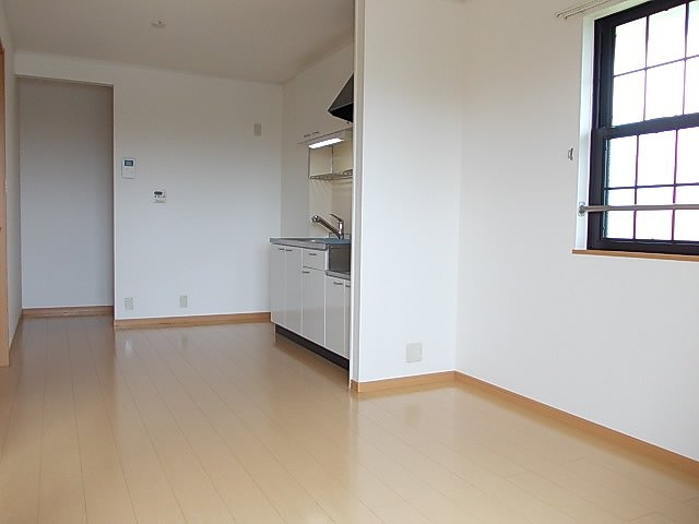 メゾン・ルミエールＥの居間・リビング