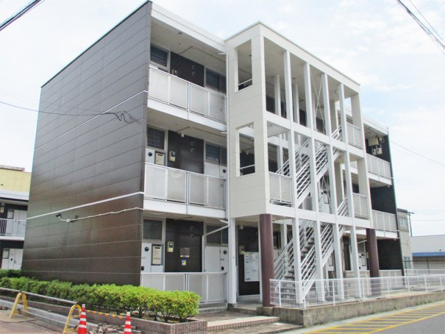 レオパレス長府東の外観
