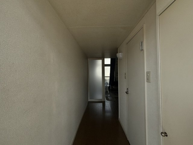 レオパレス長府東の玄関