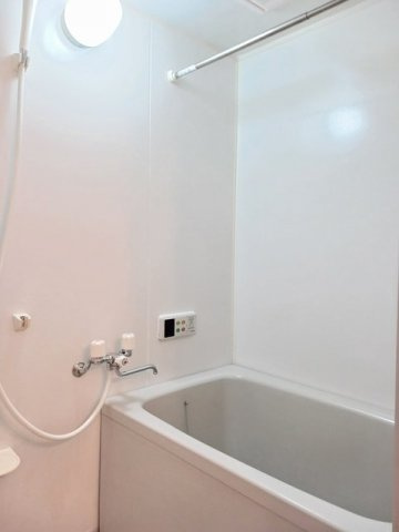 ソレアードエムＡの浴室