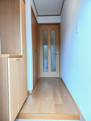 ソレアードエムＡの玄関