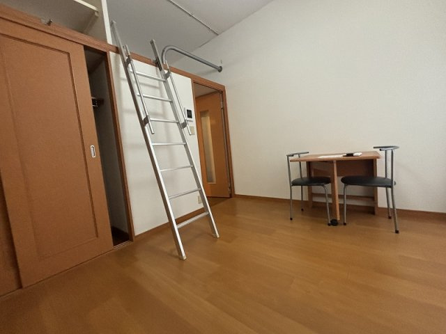 レオパレスプラナトピアの寝室