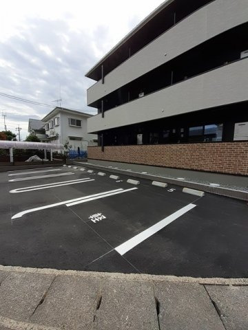 グランノアの駐車場