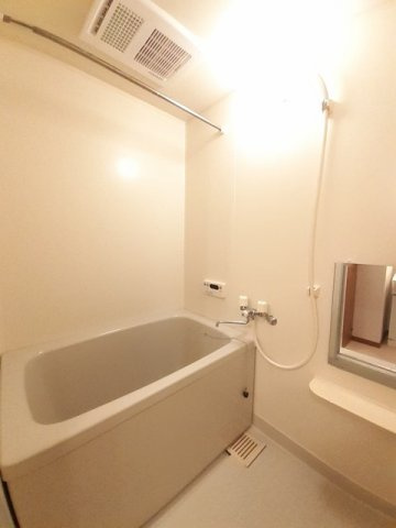 アヴェニール葉中の浴室