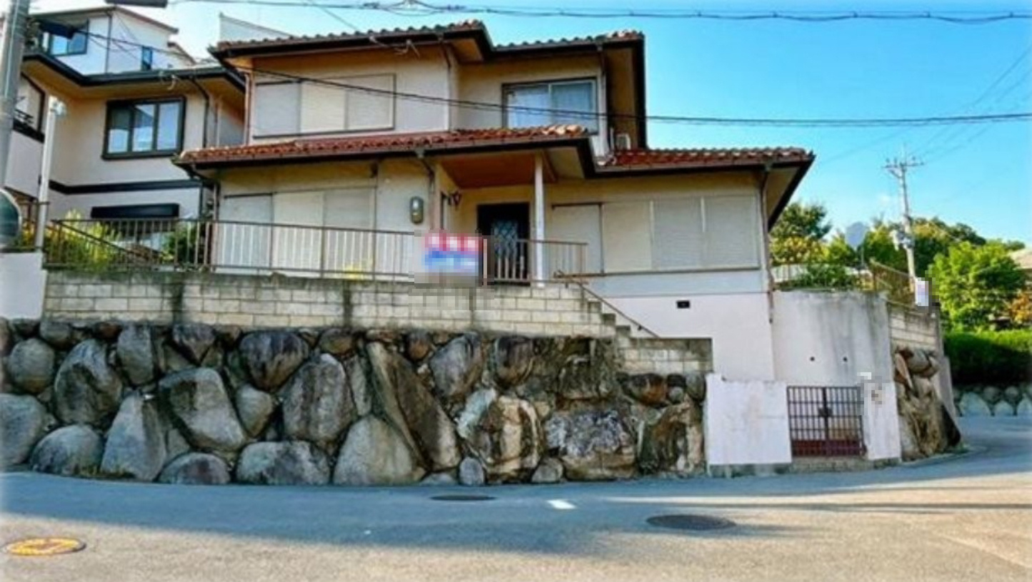 山之上北町　中古一戸建ての前面道路含む現地写真|前面道路含む現地写真
■物件内覧・資金計画相談・住宅ローン相談、リフォーム相談、お問合せ受付中■
※当日・翌日のご内覧、ご相談はお電話でのお問合せがスムーズです！