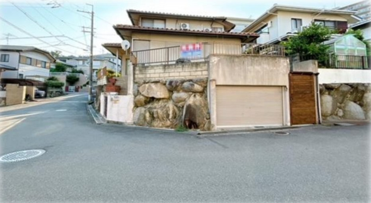 山之上北町　中古一戸建ての前面道路含む現地写真|前面道路含む現地写真
■物件内覧・資金計画相談・住宅ローン相談、リフォーム相談、お問合せ受付中■
※当日・翌日のご内覧、ご相談はお電話でのお問合せがスムーズです！