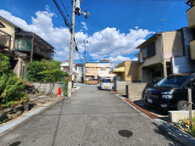 向日市寺戸町七ノ坪の前面道路含む現地写真|前道幅員約5ｍです！