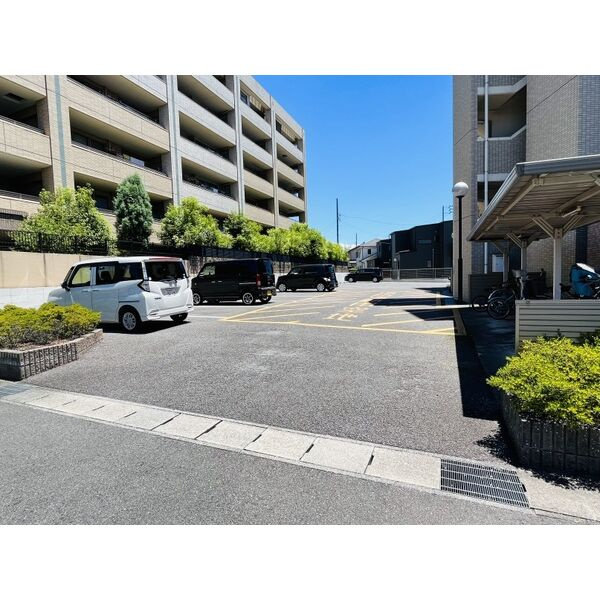 ヴェルドミールⅡの駐車場