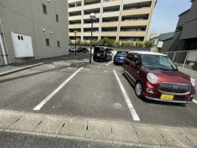 ヴェルドミールⅡの駐車場