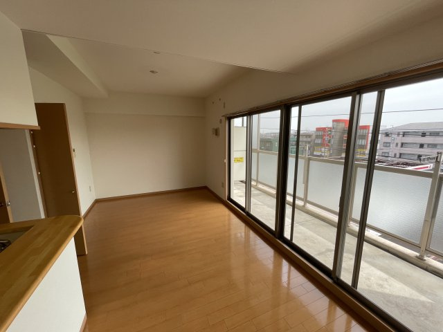 ヴェルドミールⅡの居間・リビング