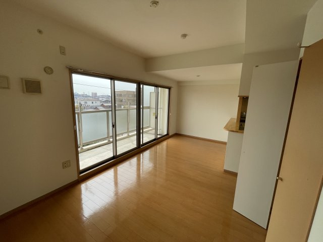 ヴェルドミールⅡの居間・リビング