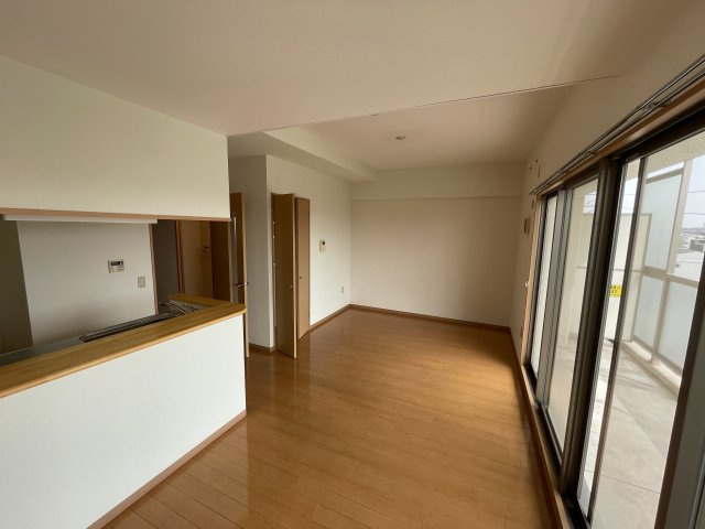 ヴェルドミールⅡの居間・リビング