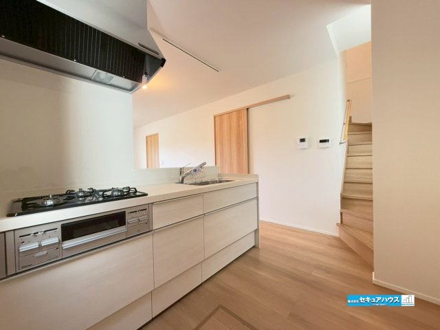 【今からでもご案内可能】豊明市前後町仙人塚I 全3棟 Btypeのキッチン|Btype｜傷が付きにくい人造大理石ワークトップのキッチン。
