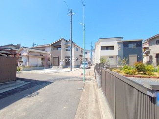 【前面道路含む現地写真】