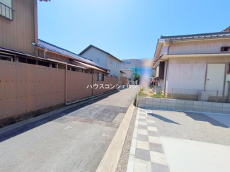 【前面道路含む現地写真】