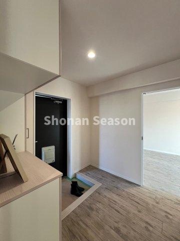 【玄関】 | 写真では伝わり切れない細部まで、ぜひ現地にてご確認下さい。　　　　
ご内見承っております。