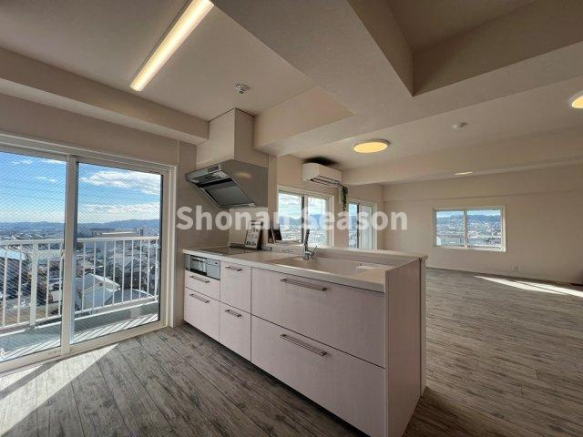 【居間・リビング】 | LD圧巻の広さ17.5帖！インテリアを配置してもゆとりがあります。