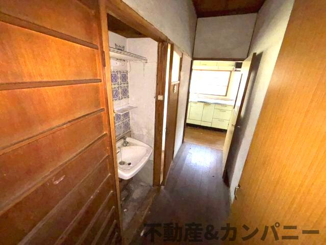 再建築可能！！接道についても詳しく知ってください！の独立洗面台
