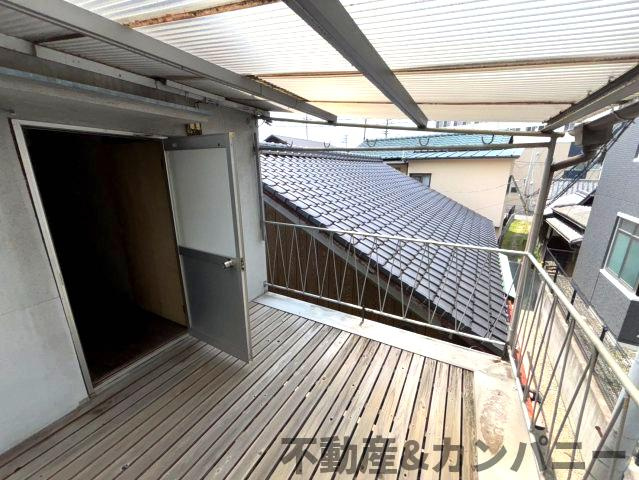 再建築可能！！接道についても詳しく知ってください！のバルコニー|お洗濯にも便利なバルコニー付き