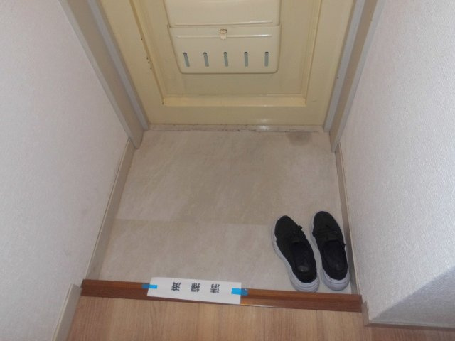 YKビルの玄関