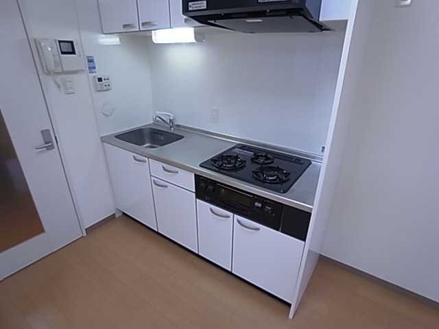 神戸市兵庫区門口町の賃貸マンションのキッチン|システムキッチン（ガス３口）