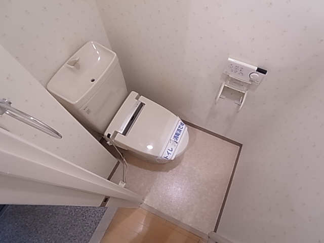 神戸市兵庫区門口町の賃貸マンションのトイレ|ウォッシュレット付トイレ