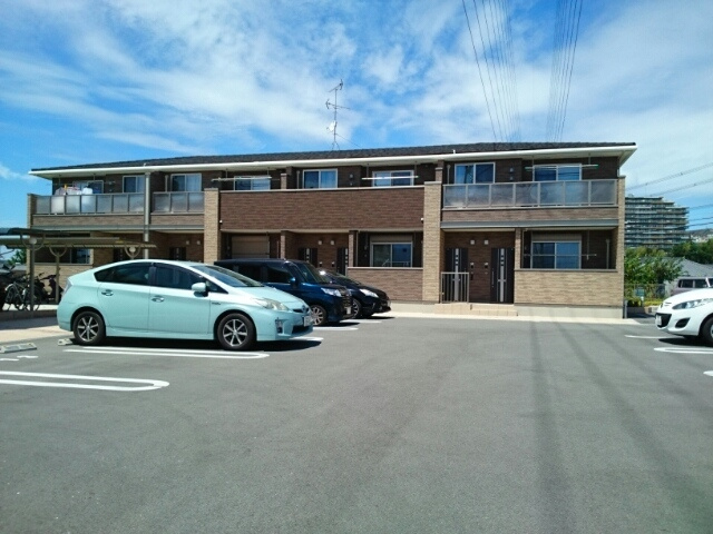 メゾピアノの駐車場