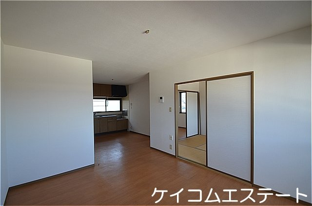 ベラセッテ永犬丸Ａ棟の居間・リビング|ケイコムエステートから社名変更にて㈱土地空間堂です。