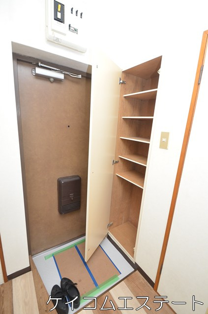 シャトレ永犬丸の玄関