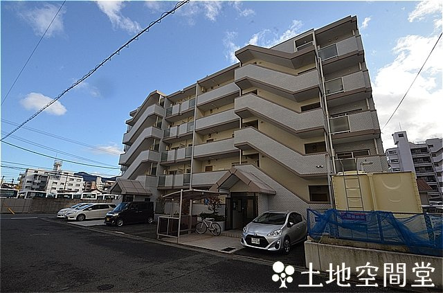 北九州市八幡西区穴生４丁目の賃貸マンションの外観