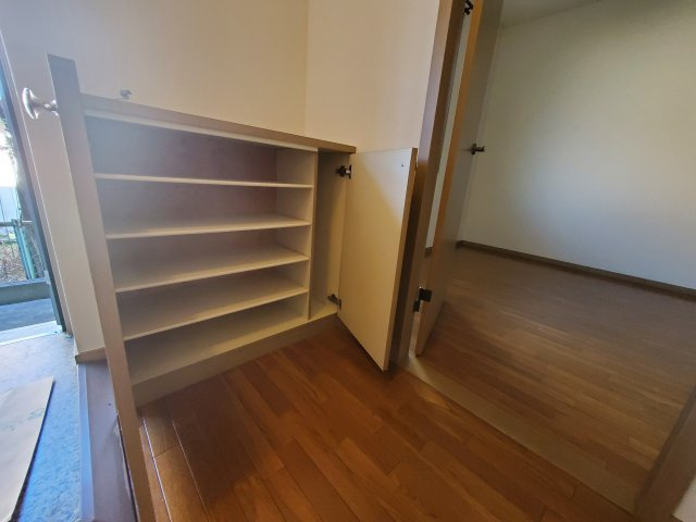 エミグランドの収納|小物を収納するのに便利です