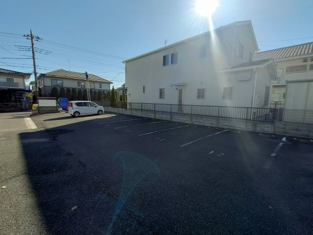 エミグランドの駐車場|駐車場に車を止められます