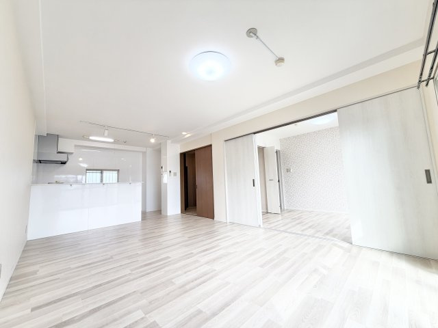 ハイルーツビルの居間・リビング