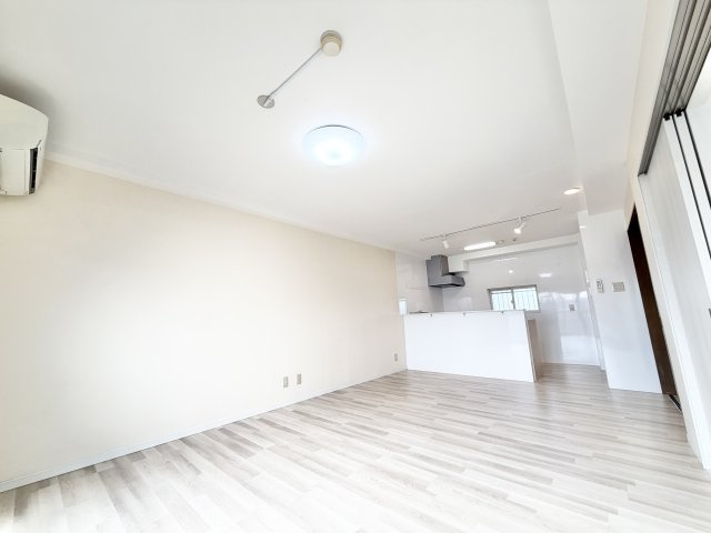 ハイルーツビルの居間・リビング