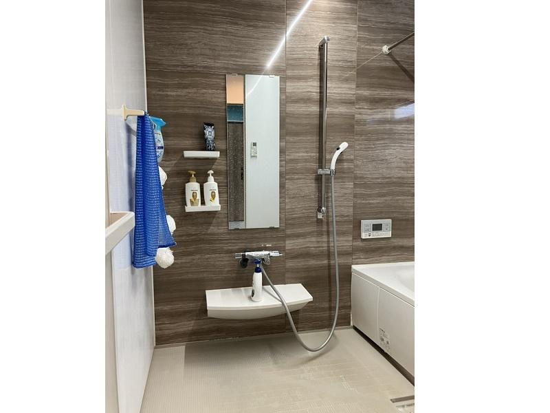 土佐市蓮池　中古戸建の浴室