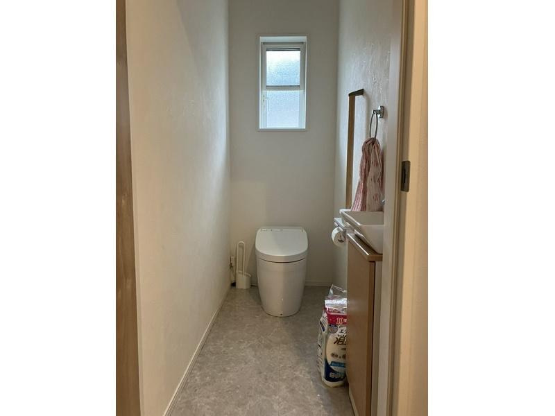 土佐市蓮池　中古戸建のトイレ