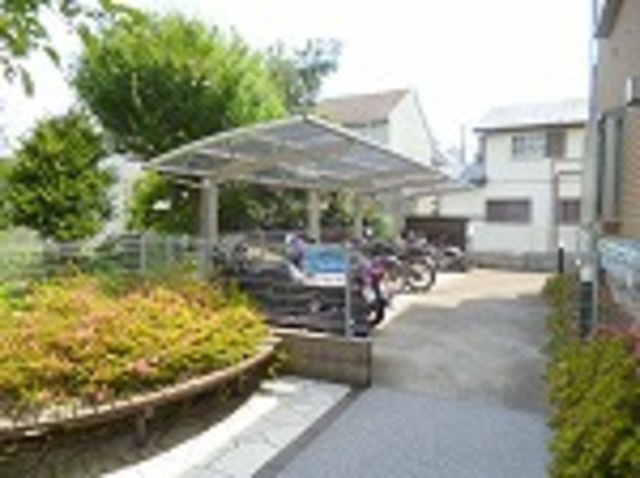 川崎市宮前区有馬５丁目の賃貸マンションのその他共用部分|屋根付駐輪場完備