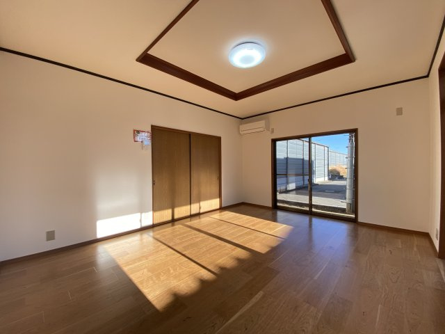 【居間・リビング】 | 熊谷市肥塚　中古住宅   | 現地(2025年1月撮影)