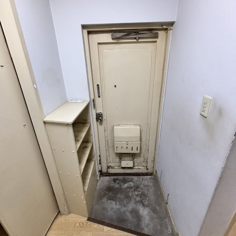 サンハイツかどやの玄関