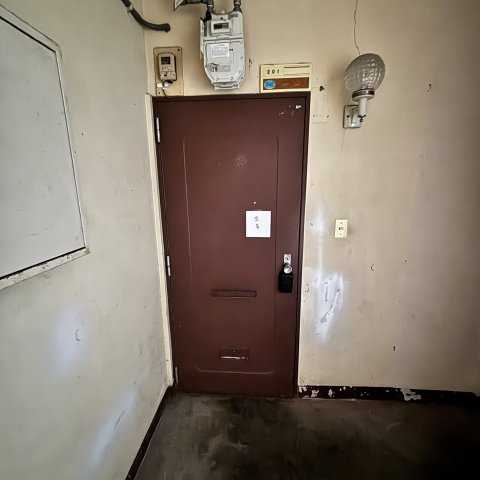 サンハイツかどやの玄関